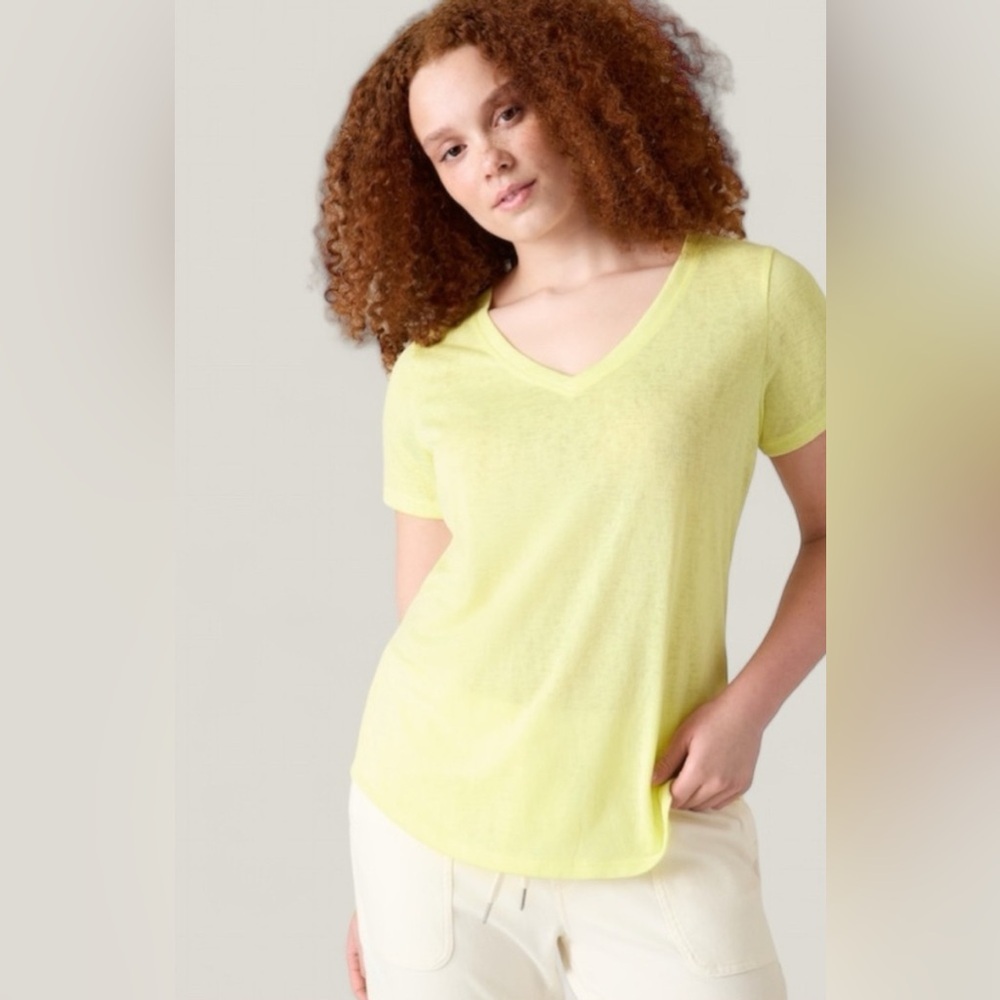 Athleta Breezy Scoop V Neck Tee Sz S